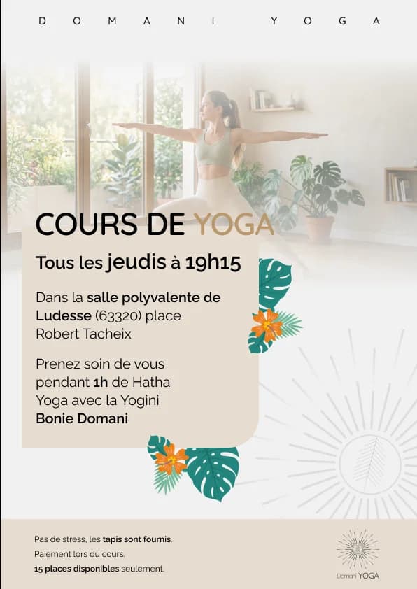 femme pratiquant le yoga dans une pièce lumineuse pour cours de yoga Domani Yoga